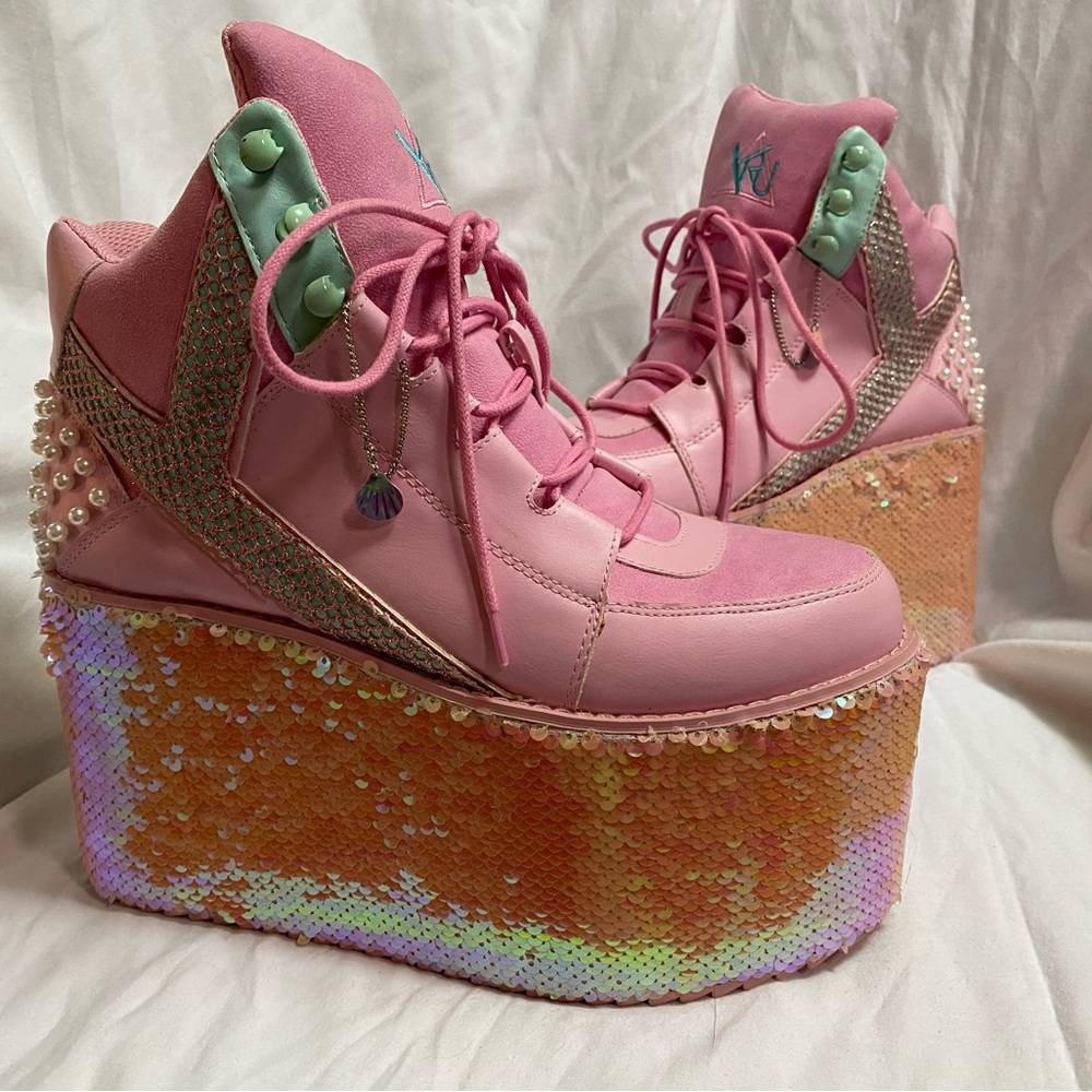 RARE YRU MERMAID SEQUIN LACE UP  MEGA PLATFORM SIZE 10